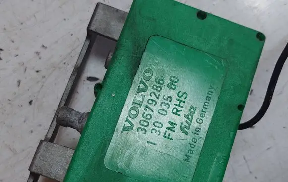 Volvo V70 Antenna control unit 30679286 13003500