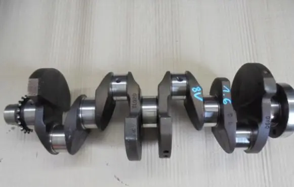 Volkswagen Golf V Crankshaft 06AD
