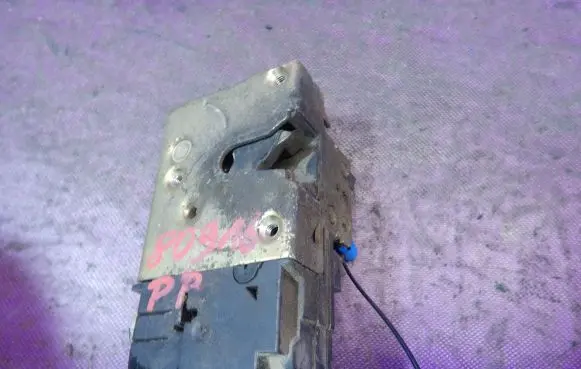 Peugeot Partner Front door lock