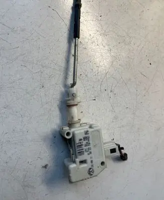 Volkswagen PASSAT B5 Central locking motor 3B0959782 7546032701 3B0810773A
