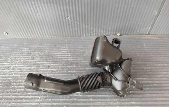 Peugeot 2008 II Air intake hose/pipe 9824251780 9824250880