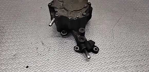 Volkswagen PASSAT B5.5 Vacuum pump 038145209