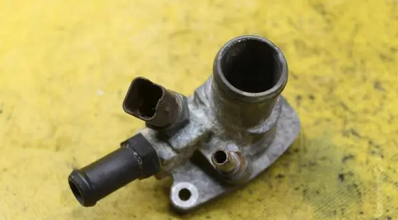 Fiat Bravo Thermostat housing 