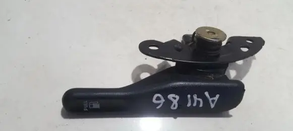 Nissan X-Trail T30 Fuel tank opening switch 