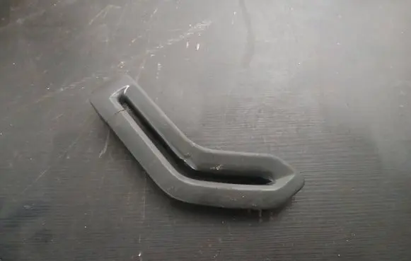 Volvo S60 Seat belt trim 41131 8665744