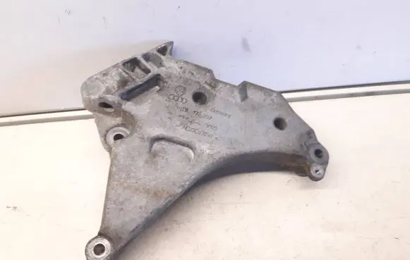 Volkswagen Tiguan Engine mounting bracket 03L199207