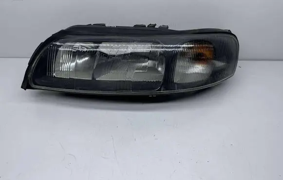 Volvo V70 Headlight/headlamp 8693567 89007907 R2502A011B