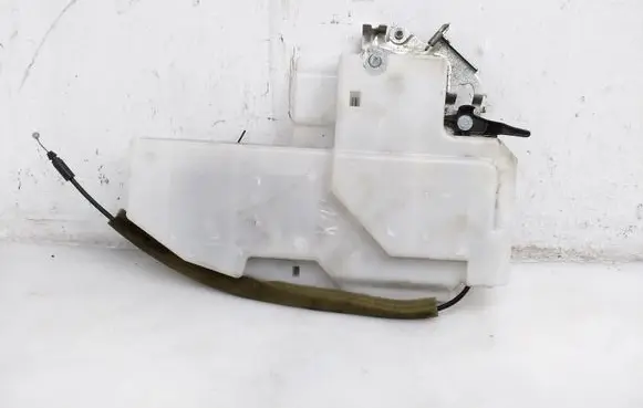 Opel Movano B Sliding door lock 8200766635