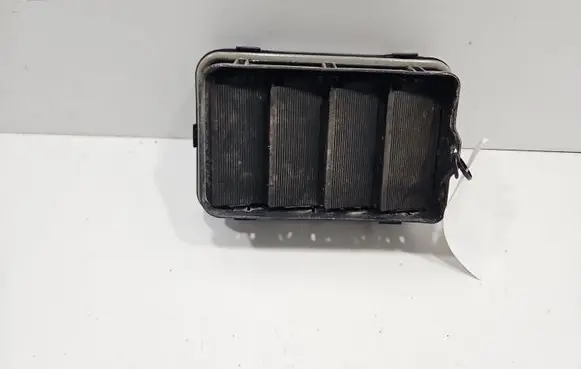 BMW X1 E84 Quarter panel pressure vent 64226905748