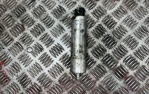 BMW 5 E39 Fuel injection high pressure pump 6767383