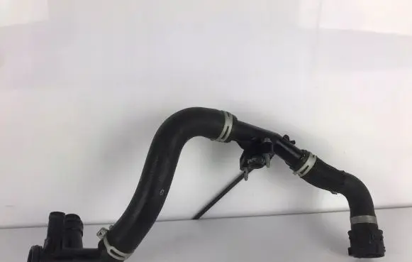 Peugeot 308 Engine coolant pipe/hose 9804208380