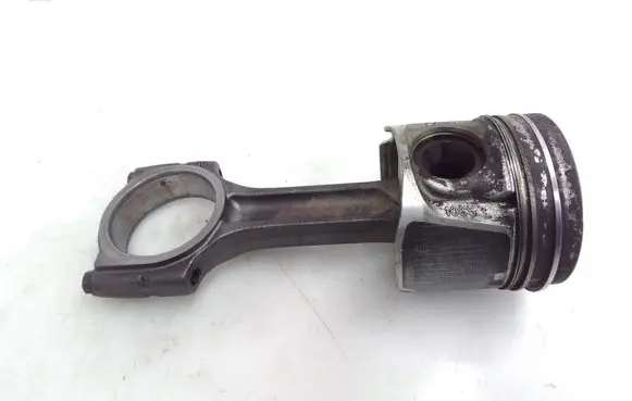 Opel Vivaro Piston with connecting rod KV9 10653
