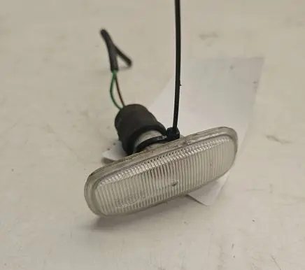 Front fender indicator light