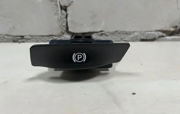 Mercedes-Benz E W211 Hand brake release handle A2114200077