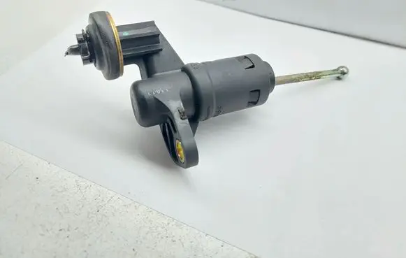 Audi A4 S4 B6 8E 8H Clutch master cylinder 8E1721401 13013