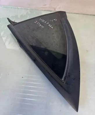 Tesla Model Y Rear side window 1621161-00-B
