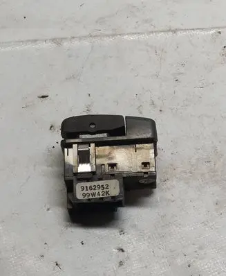 Volvo S70 V70 V70 XC Windscreen/window heater switch 9162952