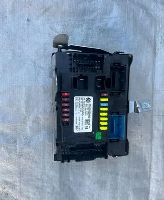 Fiat 500X Fuse module 00520920910