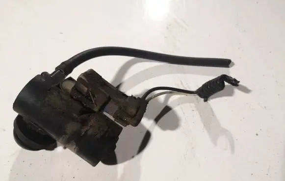 Honda FR-V Windscreen/windshield washer pump