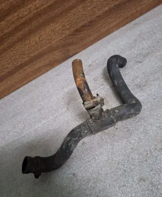 Audi 80 90 S2 B4 Coolant pipe/hose 