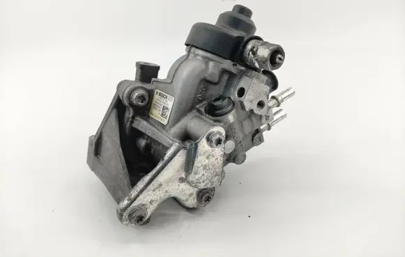 Renault Kangoo II Fuel injection high pressure pump 0445010704 H8201434847