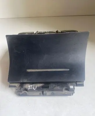 Skoda Octavia Mk2 (1Z) Car ashtray 1Z1863077A 1Z1857962B