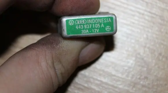 Audi A6 S6 C5 4B Other relay 443937105A