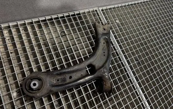 Volkswagen PASSAT B8 Front lower control arm/wishbone 3Q0407153B