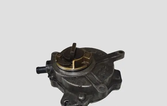 Volkswagen PASSAT B6 Vacuum pump 06D145100E