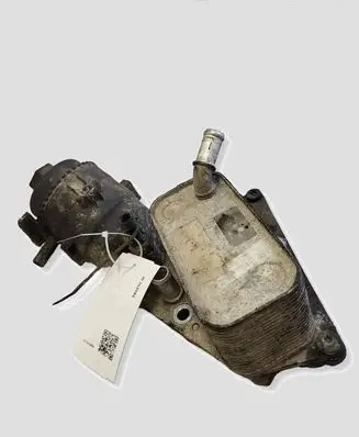 Opel Vectra C Oil filter mounting bracket
