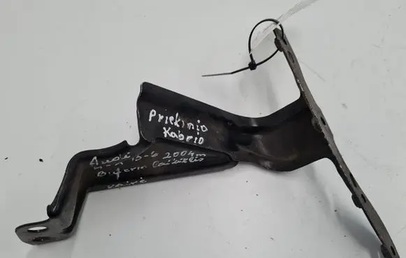 Audi A4 S4 B6 8E 8H Fender mounting bracket 8H0821135
