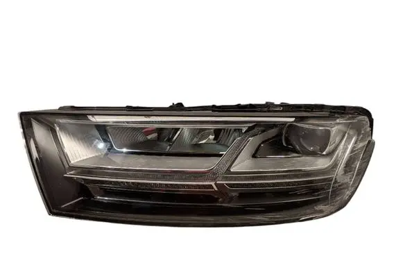 Audi Q7 4M Headlight/headlamp 4M0941033