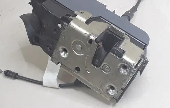 Renault Laguna II Front door lock
