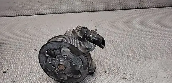 Honda FR-V Power steering pump 