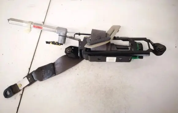 Volvo V70 Front seatbelt 9478153