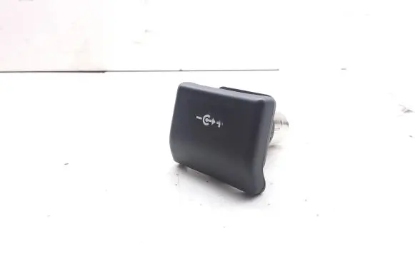 Land Rover Range Rover Sport L494 12 V Socket (rear) 1531440