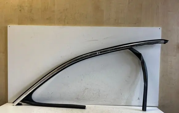 Volkswagen T-Roc Rubber seal front door window/glass 2GA837432