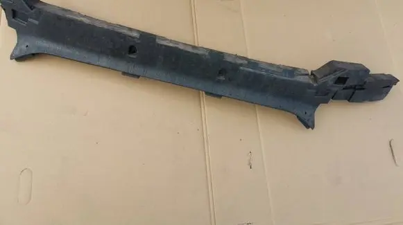 Volvo XC90 Front bumper foam support bar 31663900