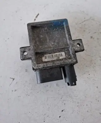 Mercedes-Benz S W221 Glow plug pre-heat relay DC8G0227 0522140202