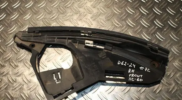 Volvo XC60 Headlight/headlamp mounting bracket 30763434