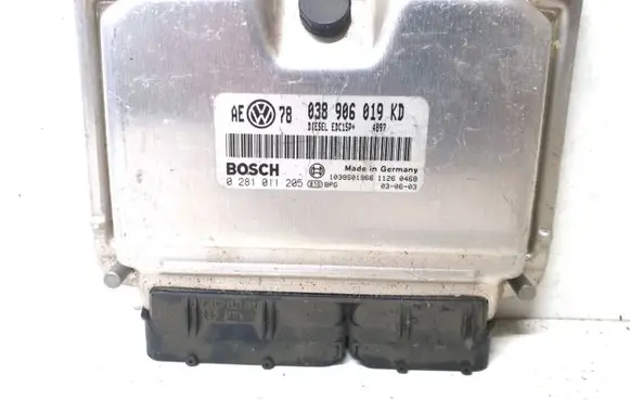 Volkswagen PASSAT B5 Engine control unit/module 038906019KD