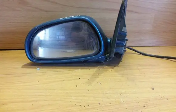 Mazda 626 Front door electric wing mirror E13010519