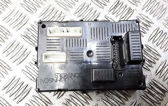 Nissan Micra C+C Engine control unit/module 216693907
