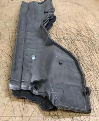 BMW 5 F10 F11 Other engine bay part 51717204334 7204334