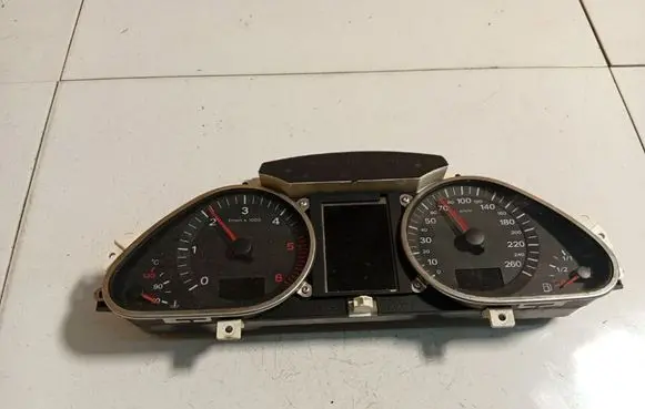 Audi Q7 4L Speedometer (instrument cluster) 5550007301
