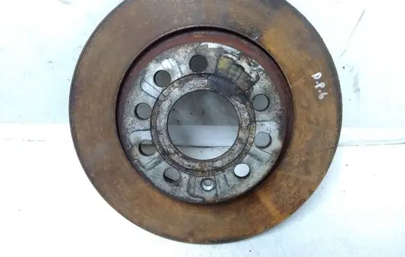 Volkswagen PASSAT B7 Rear brake disc