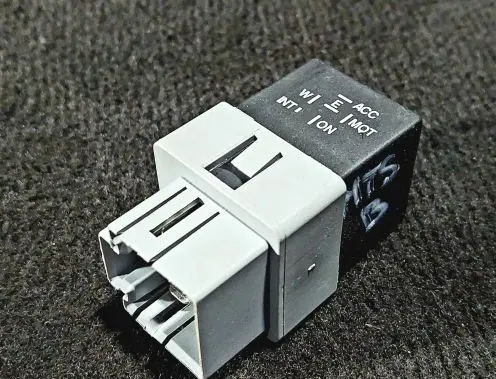 Mitsubishi Space Star Other relay MB953394 72HM100 PA6GF30