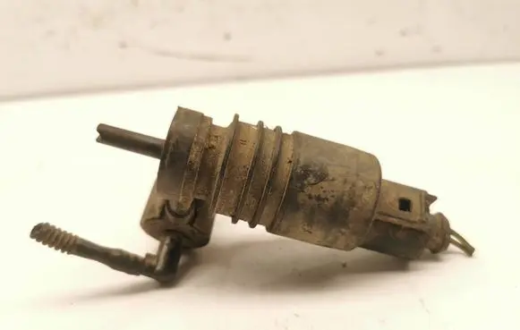 Audi A2 Windscreen/windshield washer pump 1j5955651