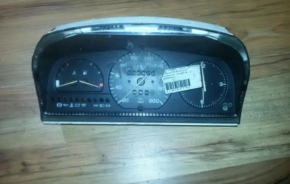 Seat Toledo I (1L) Speedometer (instrument cluster) 110008152005 81117648