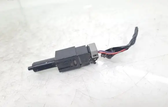 Nissan Qashqai Clutch pedal sensor 